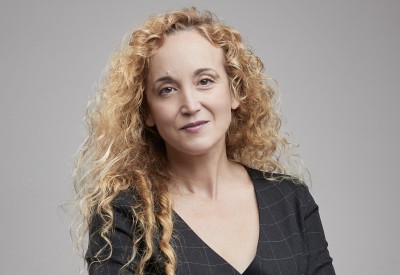 foto_monica_CROPPED.jpg